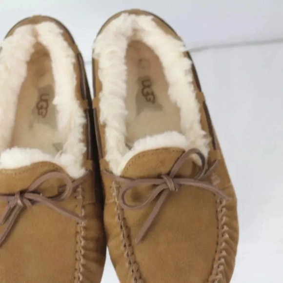 UGG ladies slippers size 5 - Picture 2 of 9